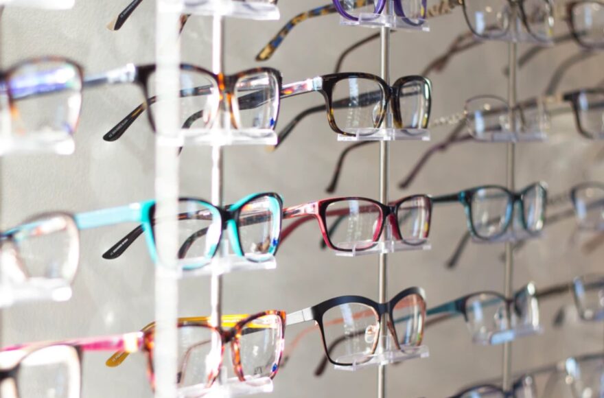 Brillemode: Sådan vælger du de rigtige briller